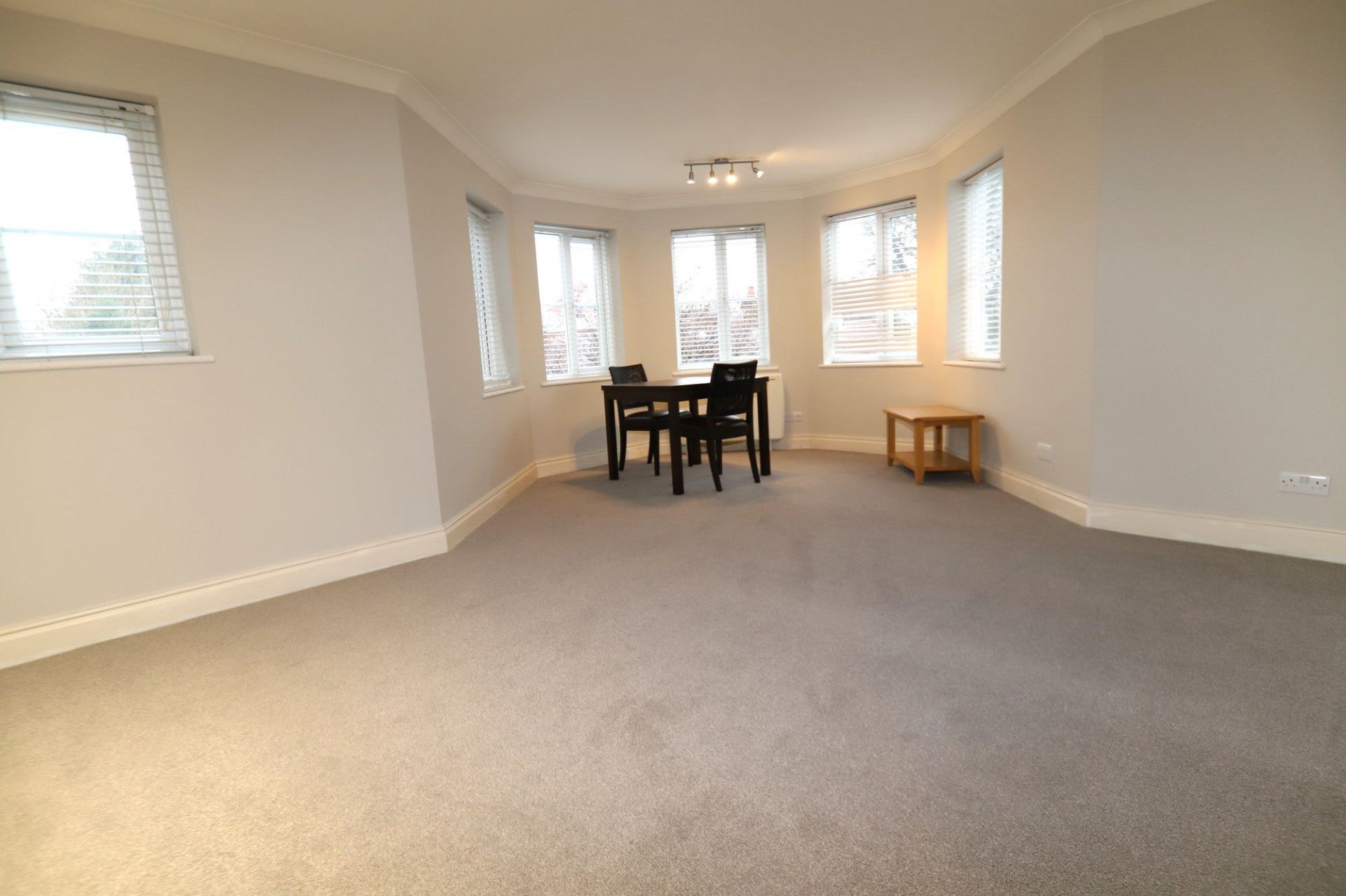 Flat Chesswood Court in Three Rivers