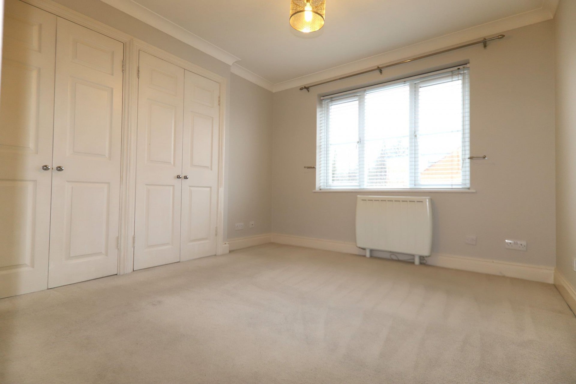 Flat Chesswood Court in Three Rivers