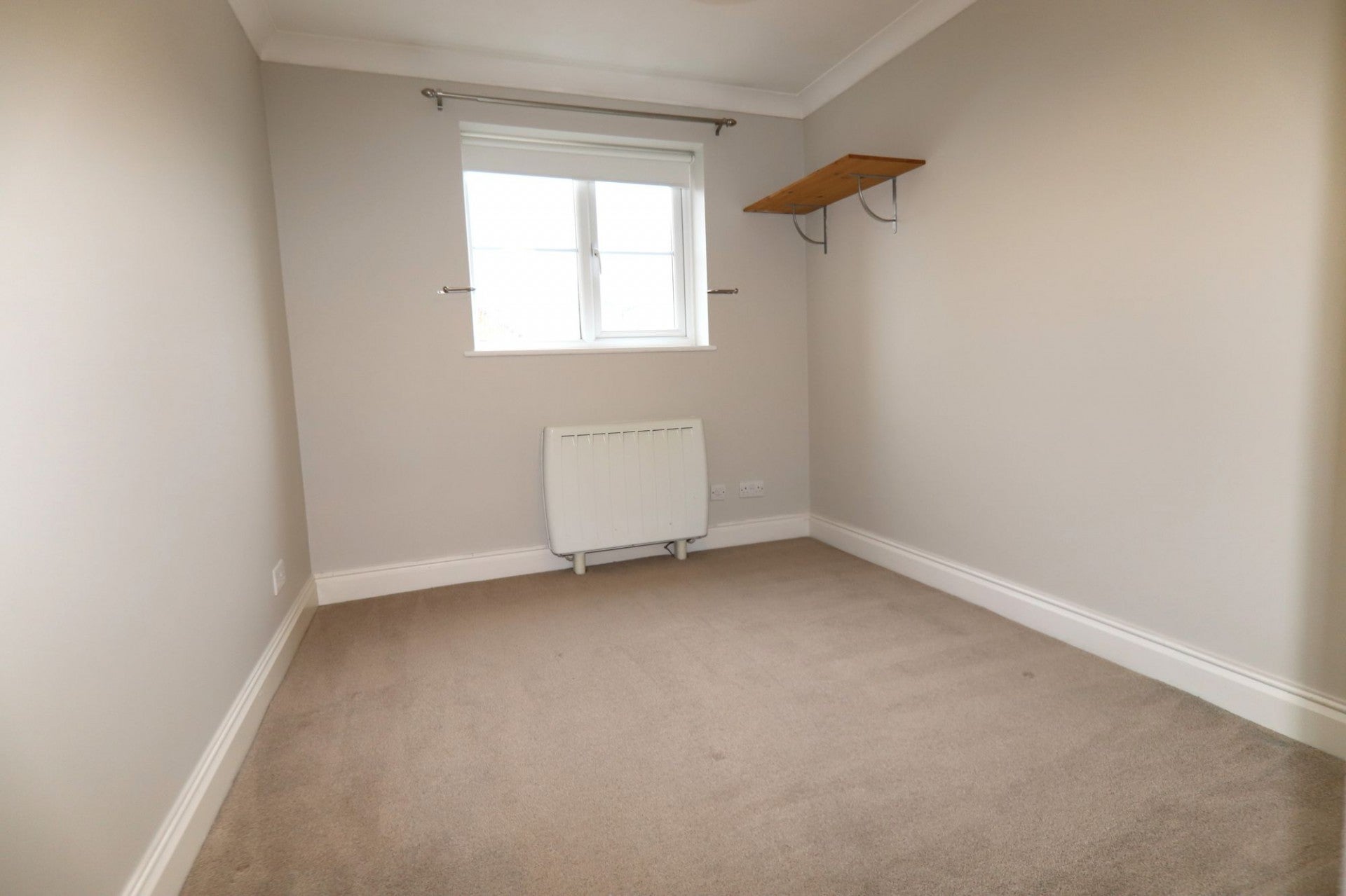Flat Chesswood Court in Three Rivers