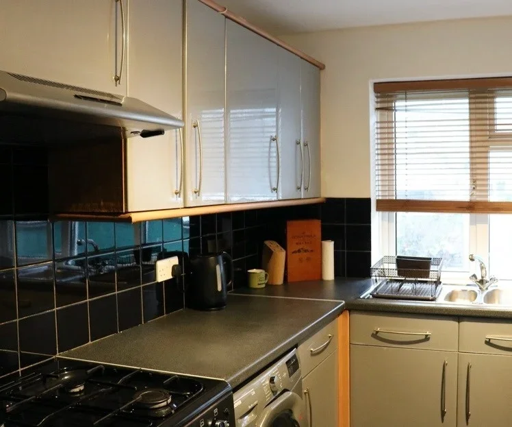 Flat Murray Road in Greater London