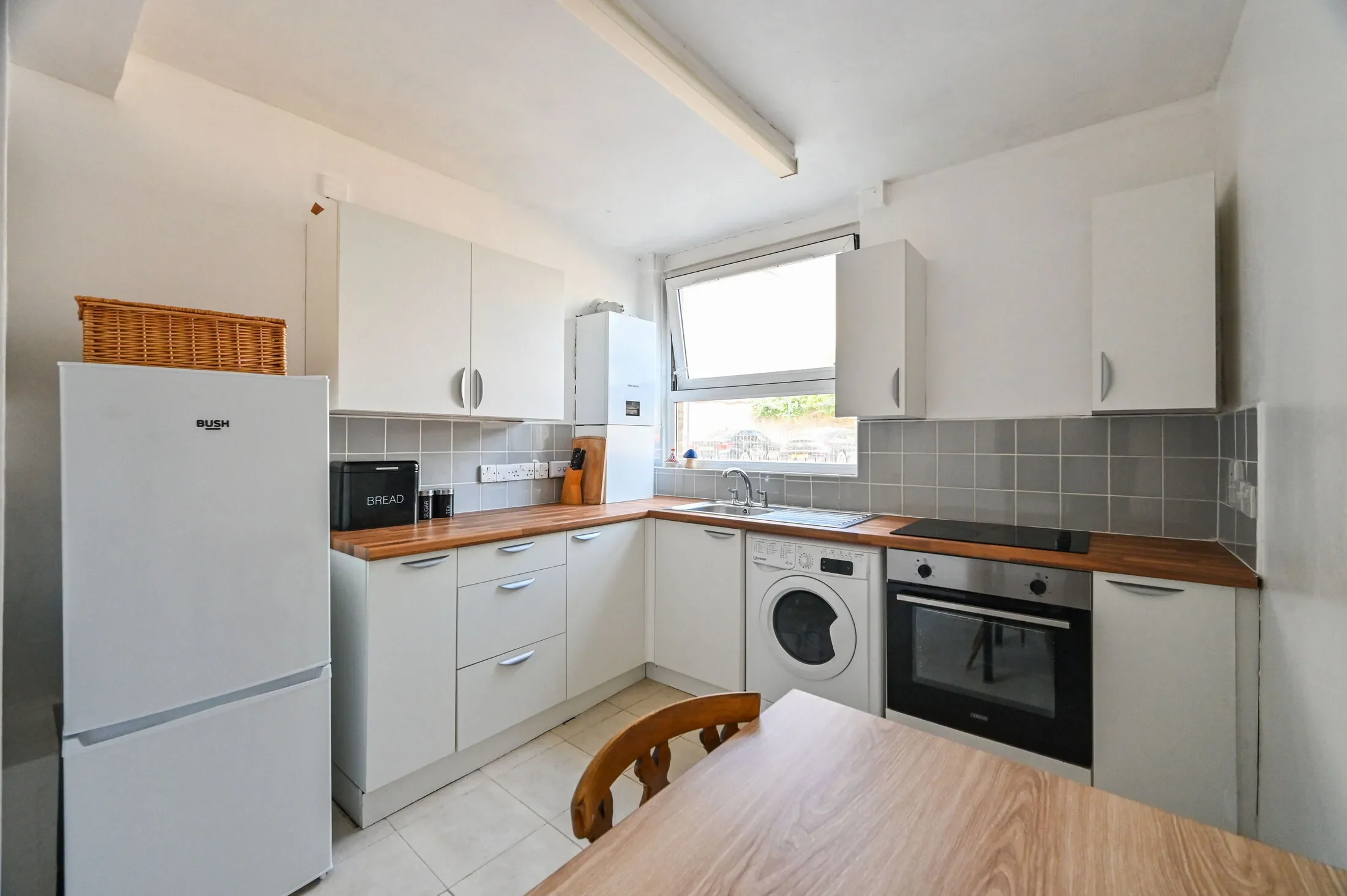 Flat Aberdeen Park in Greater London