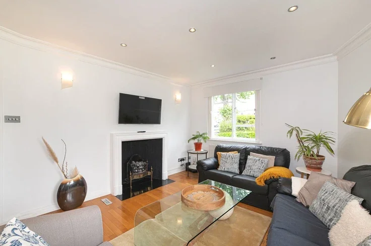 Flat Audley Road in Greater London