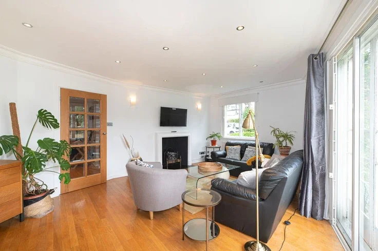 Flat Audley Road in Greater London