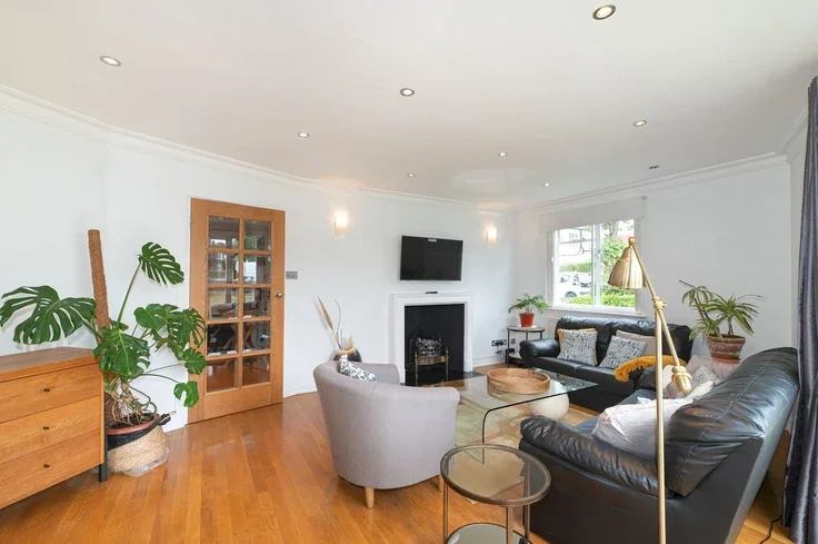 Flat Audley Road in Greater London
