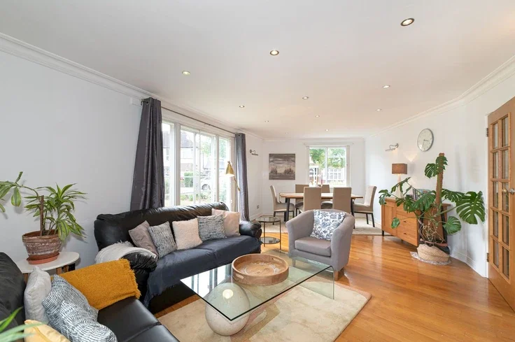 Flat Audley Road in Greater London