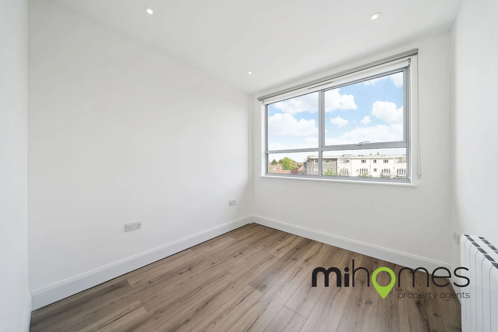 Flat Uxbridge Road in Greater London