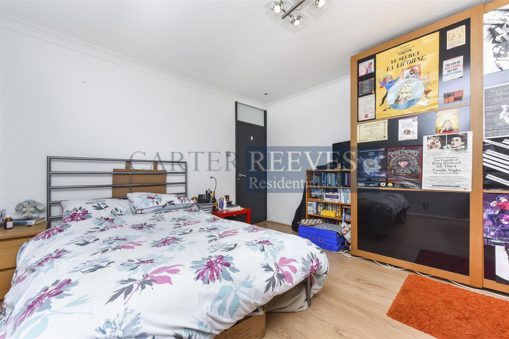 Flat Plender Street in London