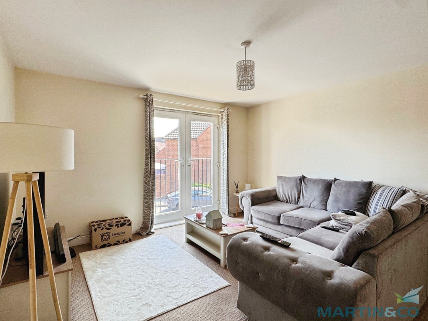 Flat Tunbridge Way in Ashford