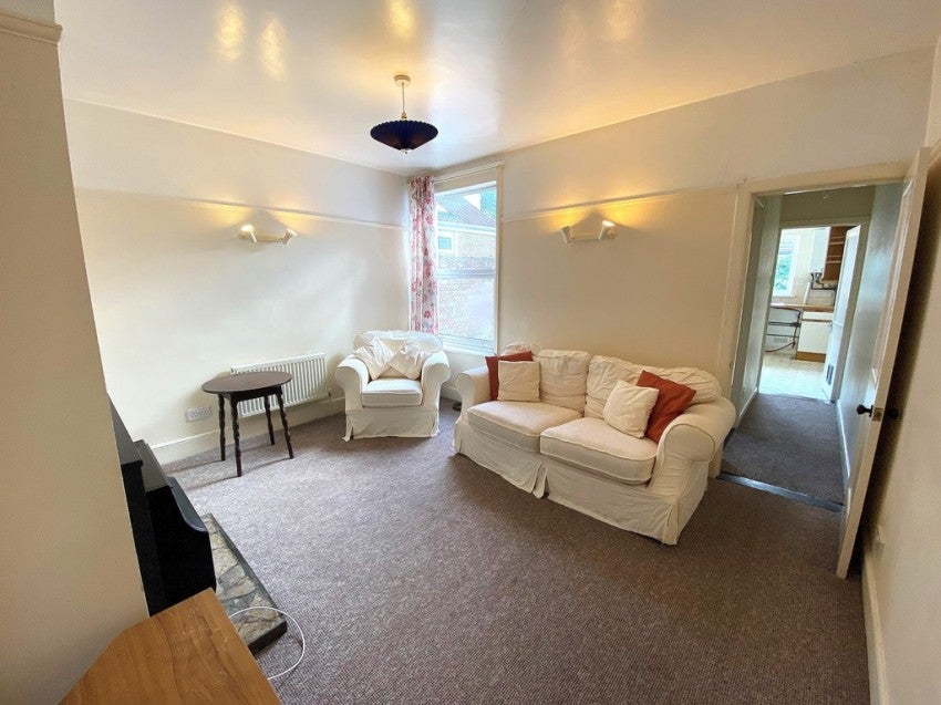 Flat Londesborough Road in Portsmouth