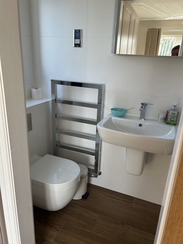 Room Snowberry Crescent in Warrington