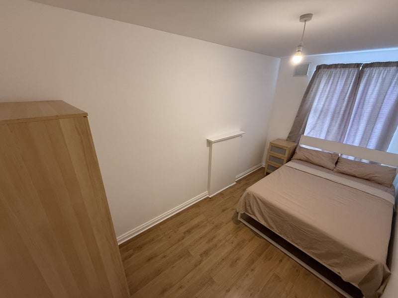 Room Ashfield Parade in Greater London