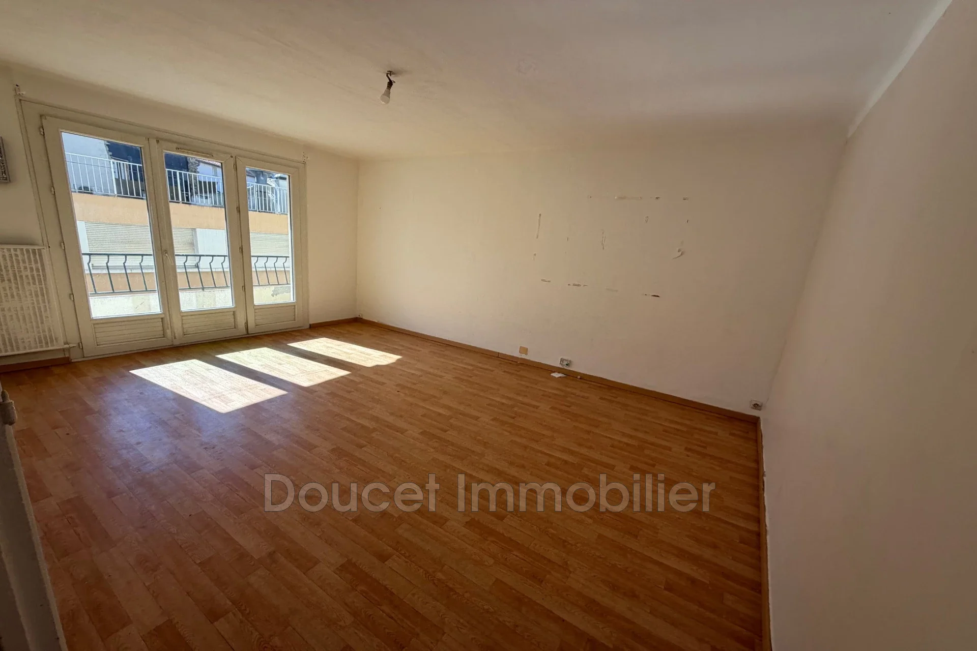 Flat Avenue de Béziers in Valros