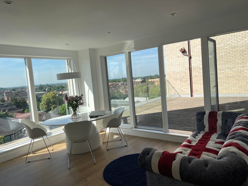 Room London Road in Greater London