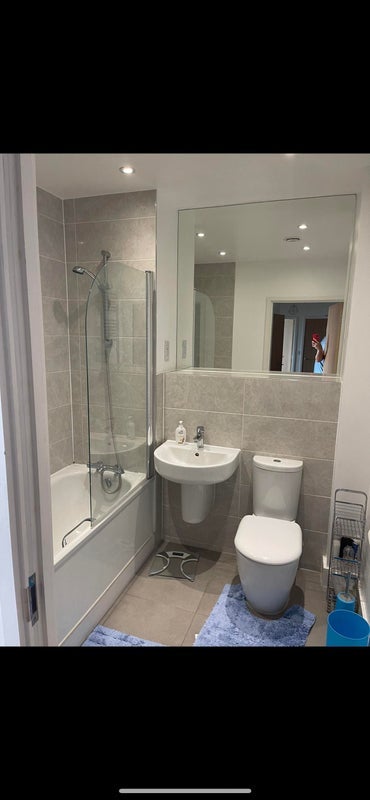 Room London Road in Greater London