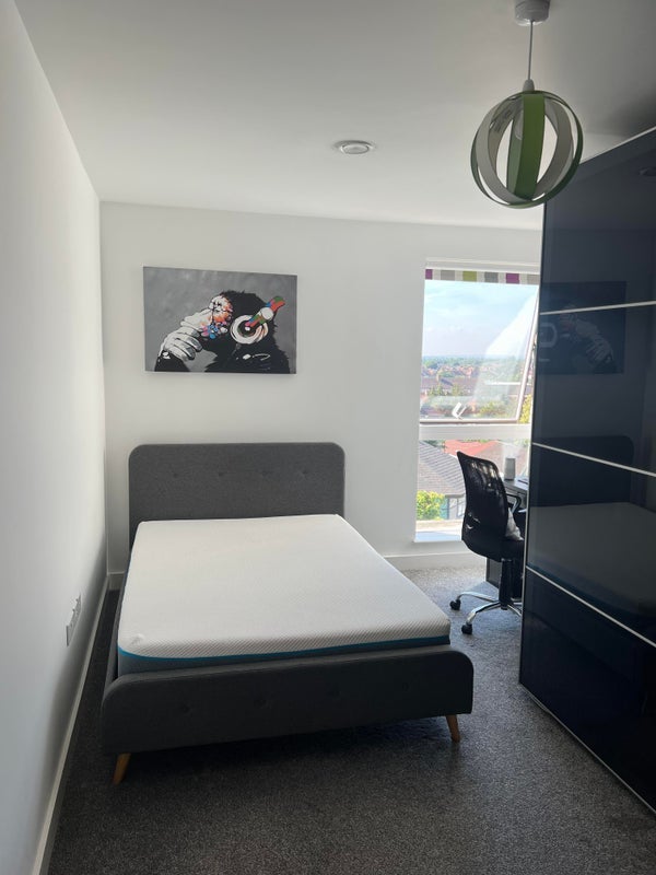 Room London Road in Greater London