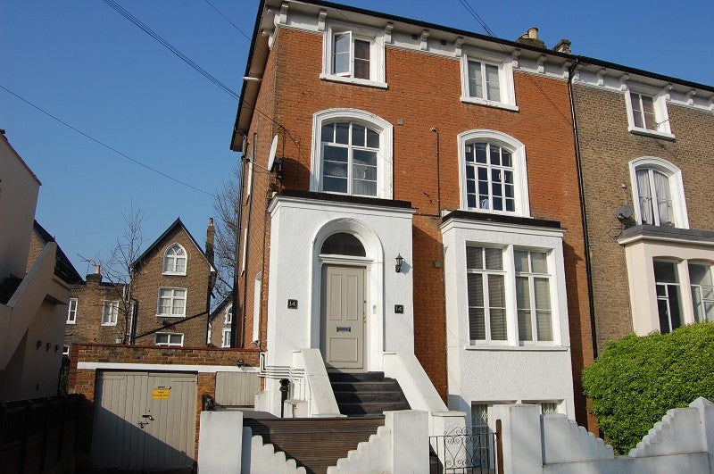Flat Goldhawk Road in Greater London