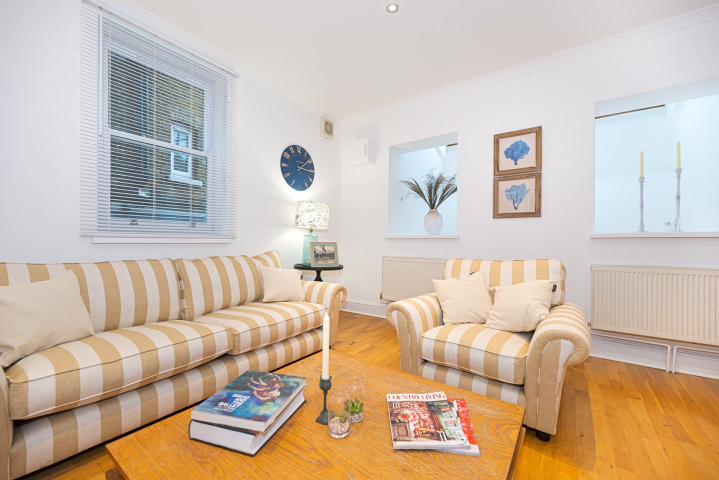 Flat Milkwell Yard in Greater London