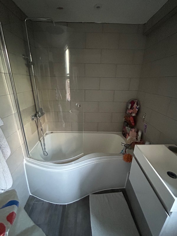 Room Caldy Walk in Greater London