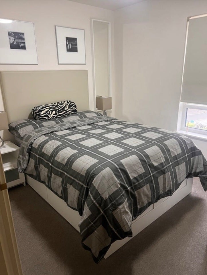 Room Heritage Avenue in Greater London
