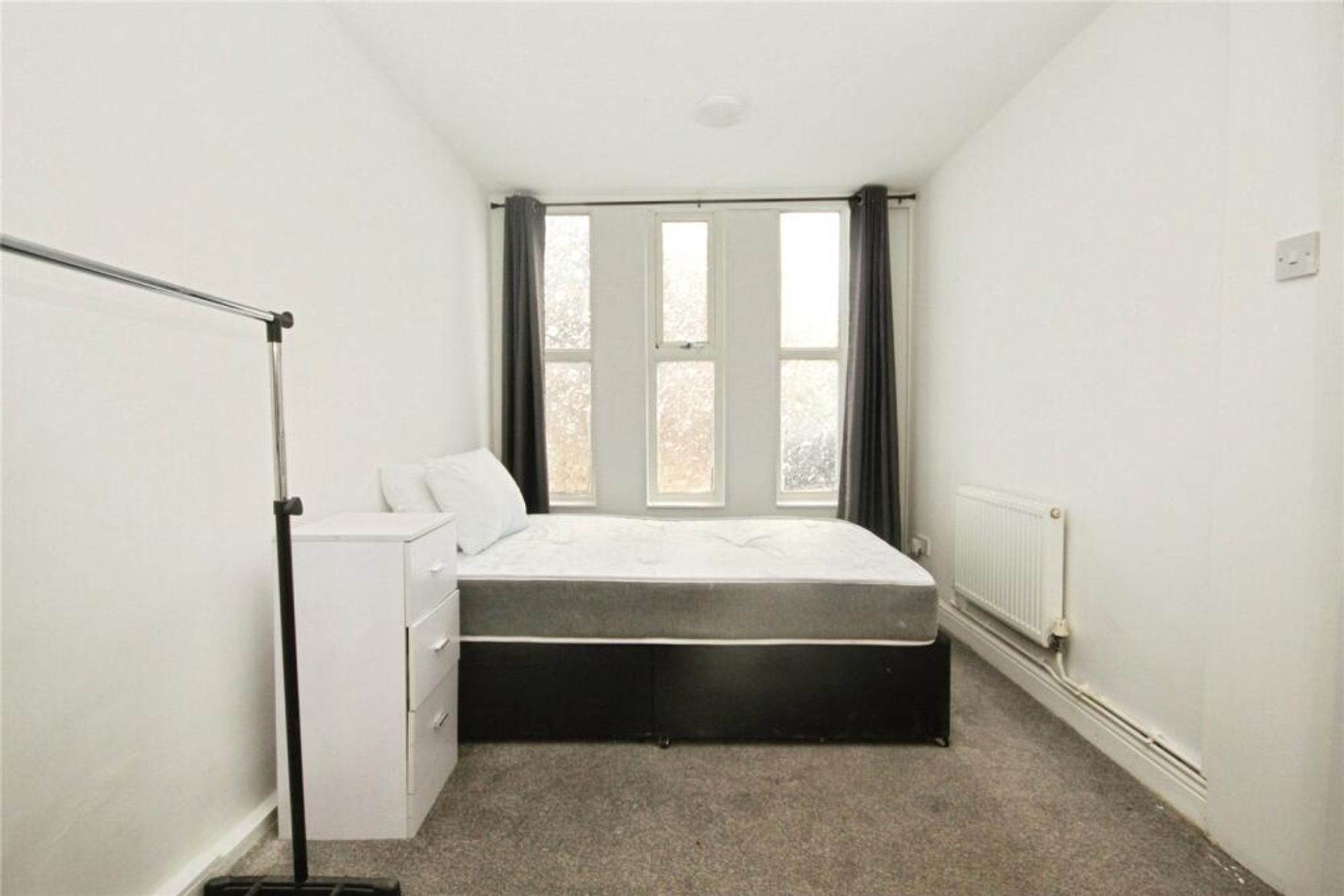 Room Coburg Crescent in Greater London