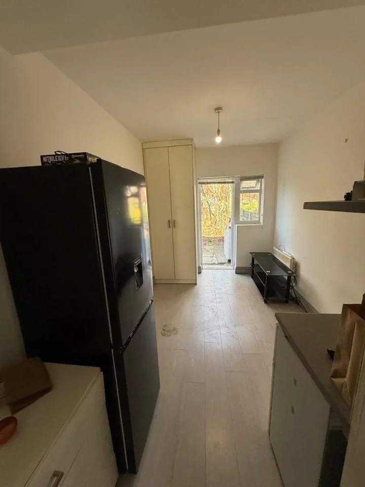 Flat Hill Crescent in Greater London