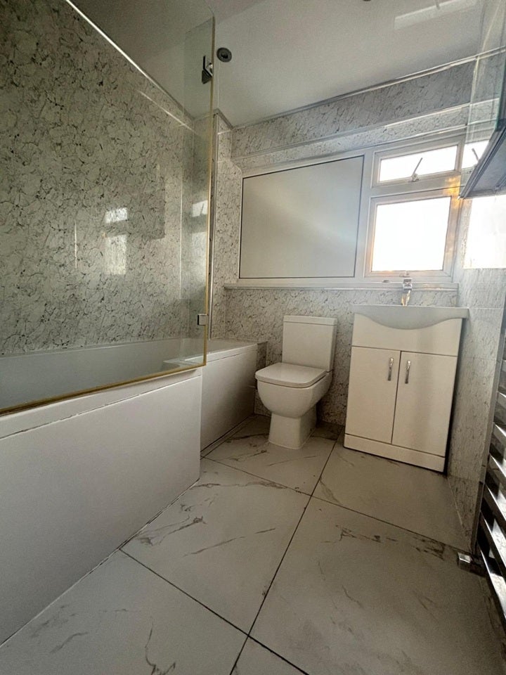 Room Liphook Close in Greater London