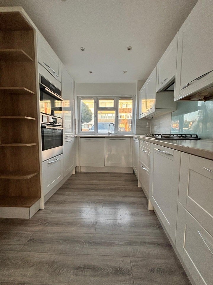Room Liphook Close in Greater London