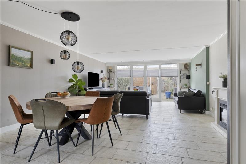 Tussenwoning te koop: Vrijheidsplantsoen 27, Purmerend