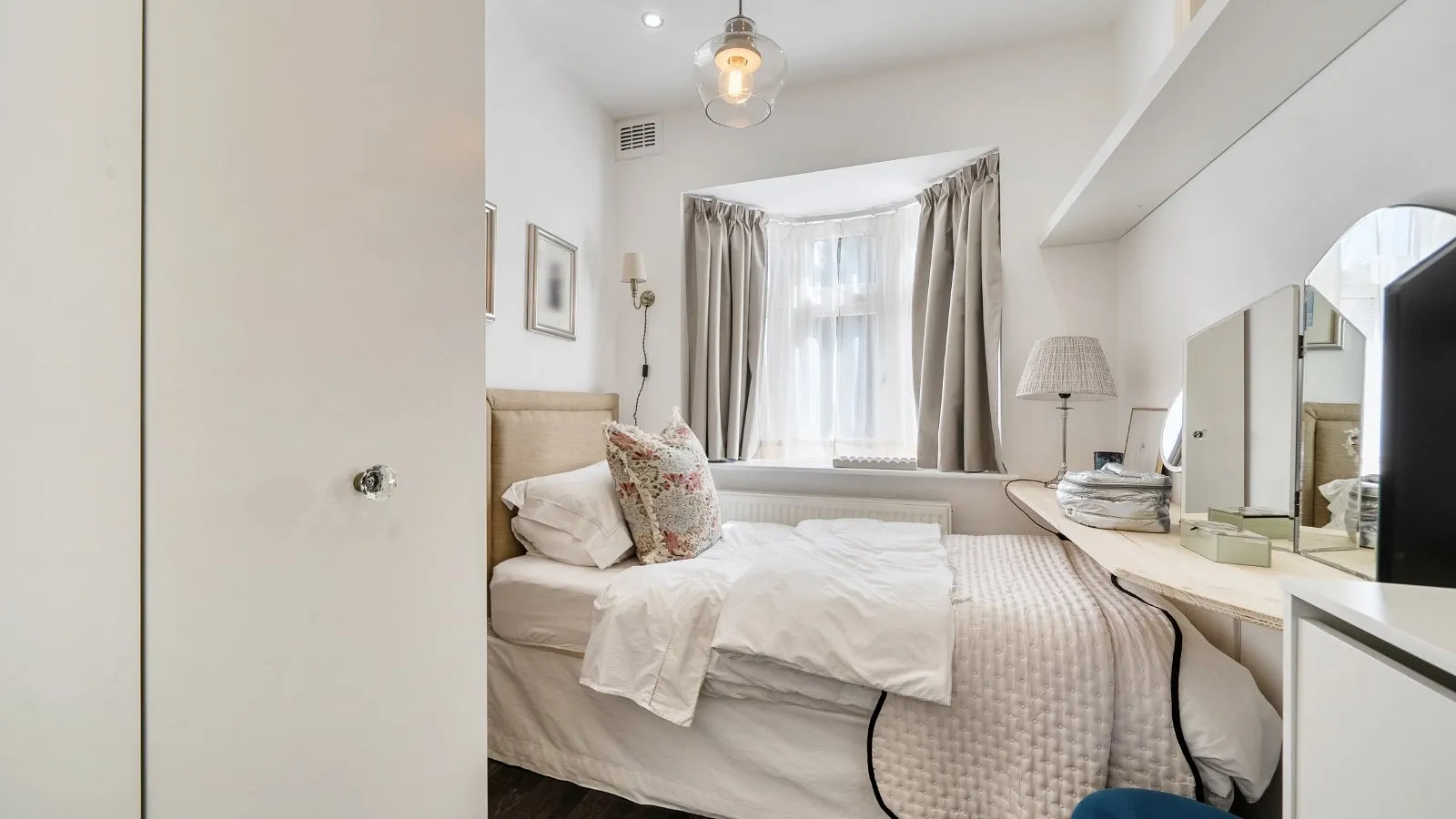 House Firs Lane in Greater London