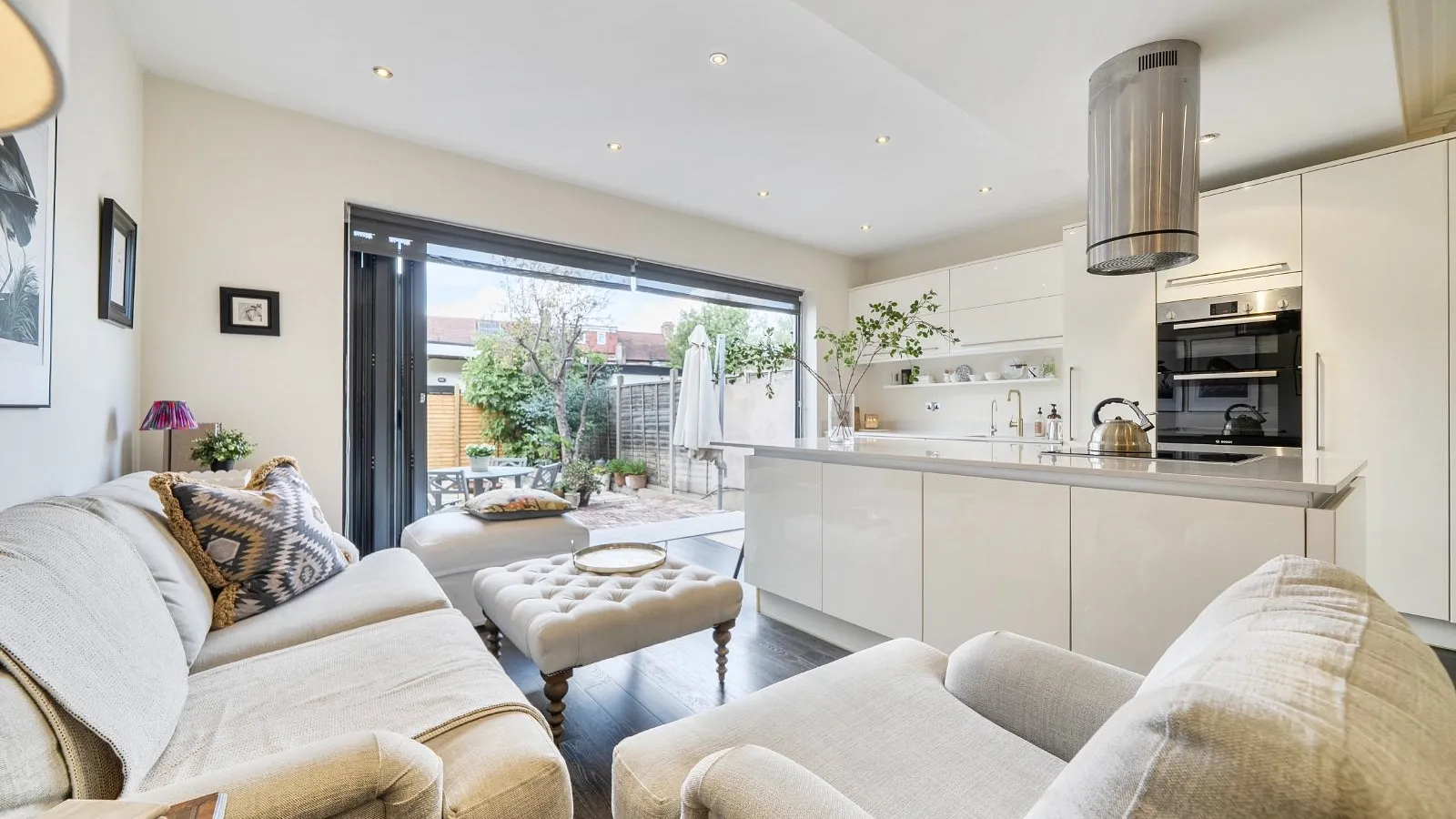 House Firs Lane in Greater London