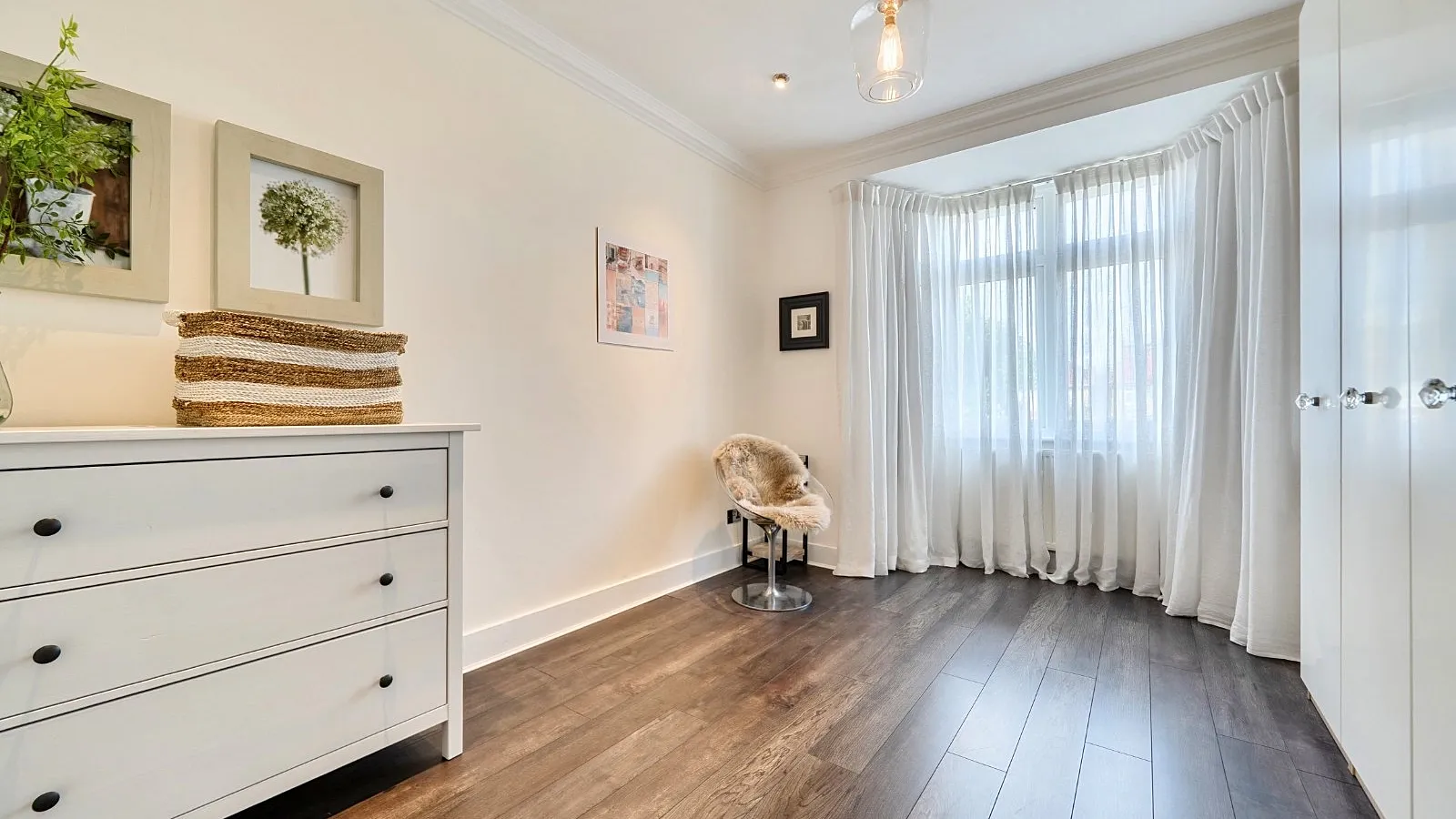 House Firs Lane in Greater London