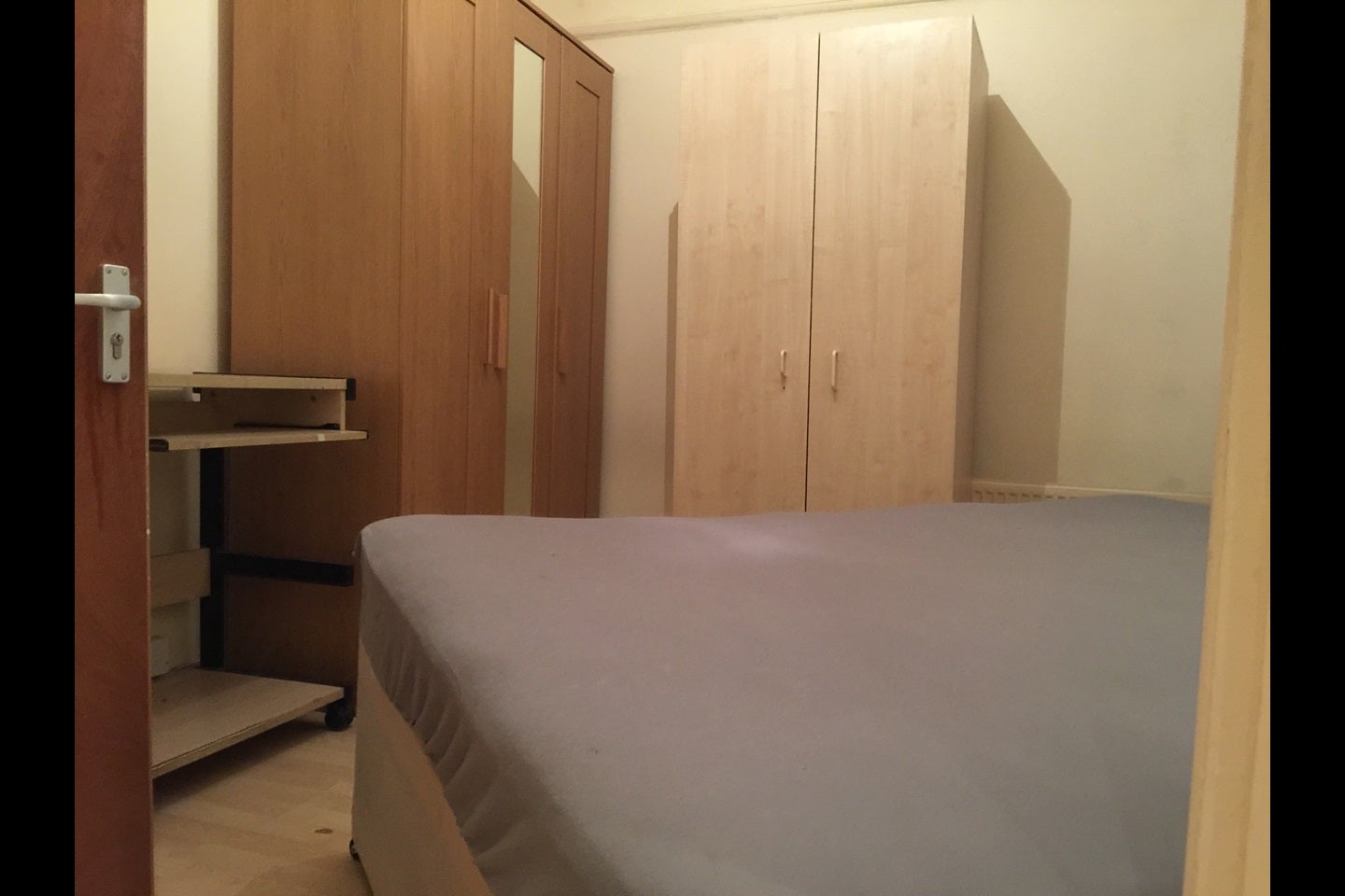 Room Rayners Lane in Greater London