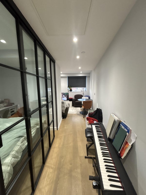Room Harrow Road in Greater London