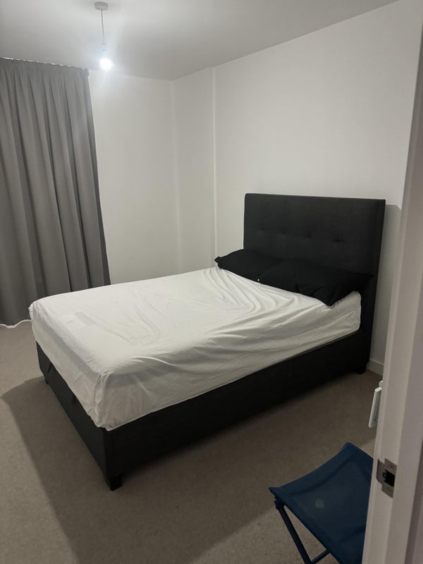 Room Carpenters Road in Greater London