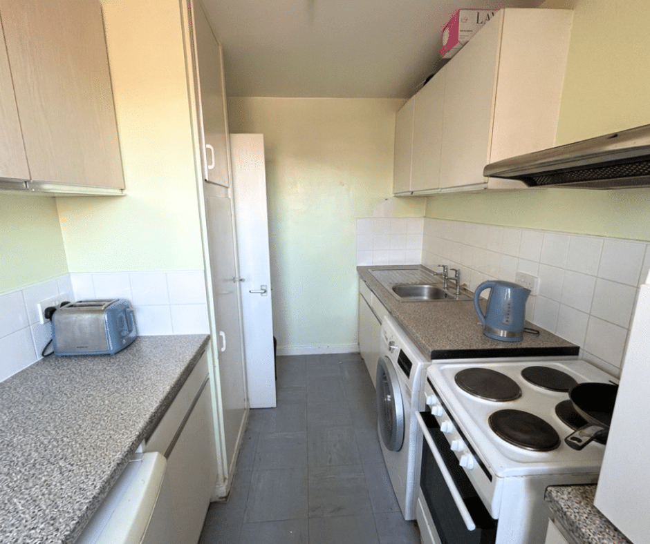 Flat Milburn Lane in Greater London
