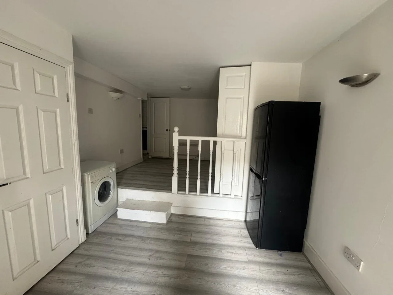 Flat Ilford Lane in Greater London