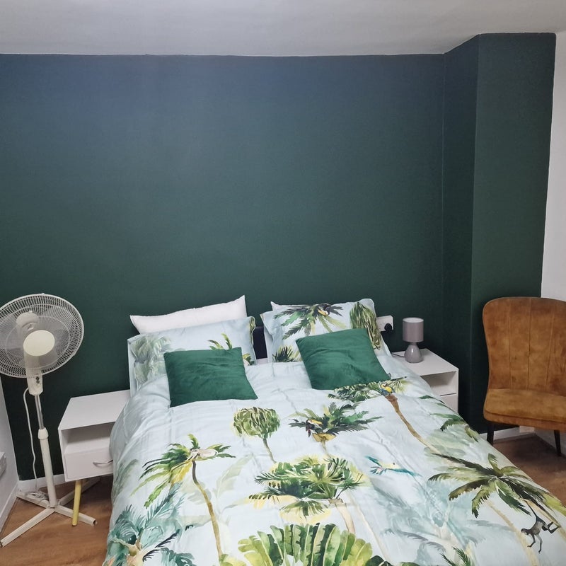 Room Sandyhill Road in Manchester