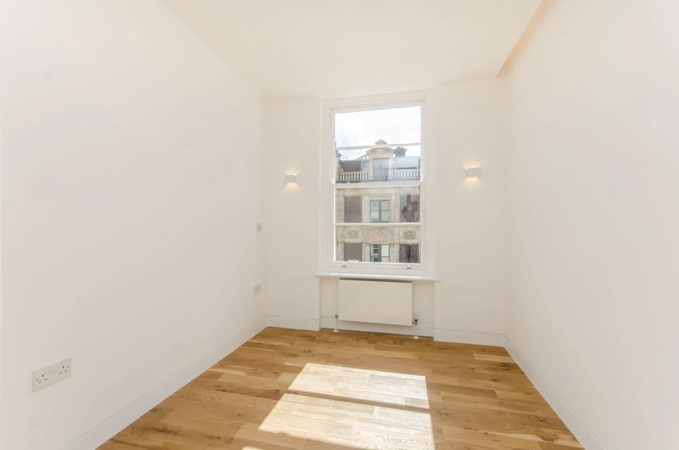 Flat Old Brompton Road in Greater London