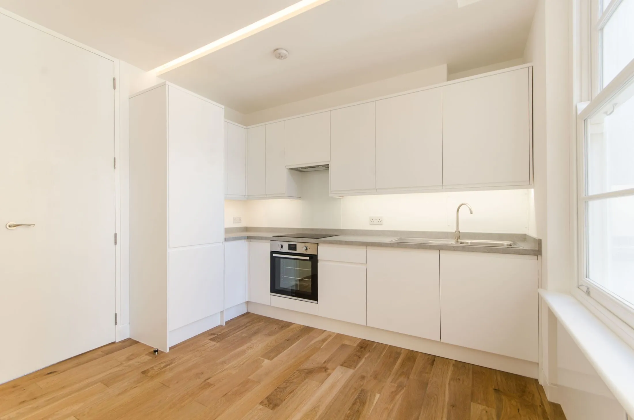 Flat Old Brompton Road in Greater London