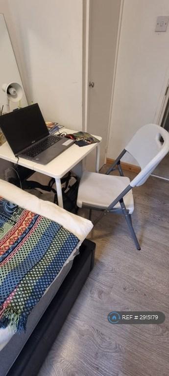 Room Rhodeswell Road in Greater London