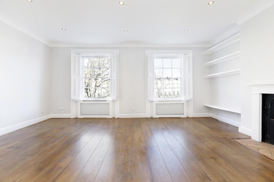 Flat Norland Square in Greater London