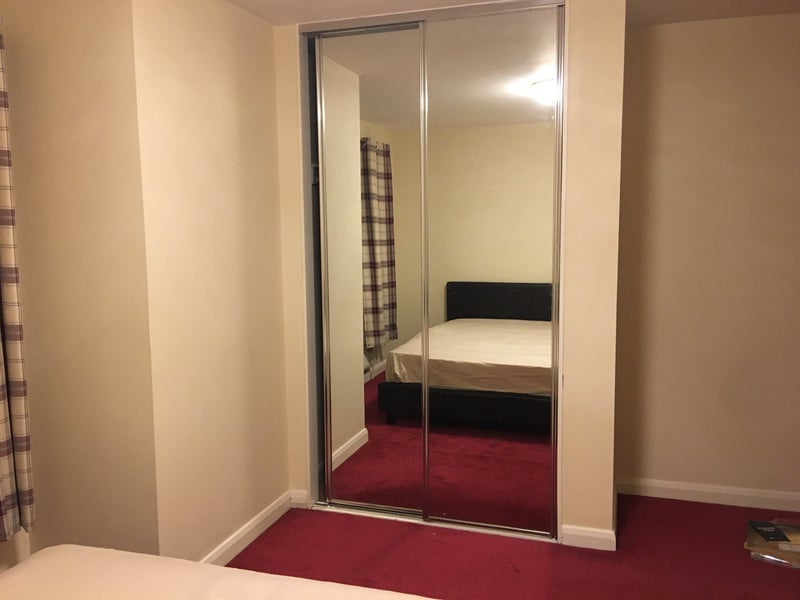 Room Elderberry Way in Greater London