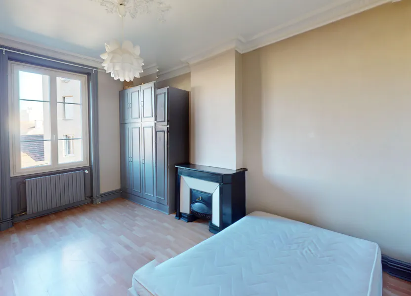 Flat Rue Émile Littré in Saint-Étienne