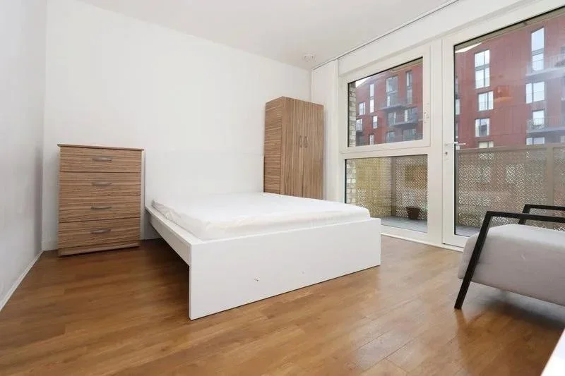 Room Naomi Street in Greater London
