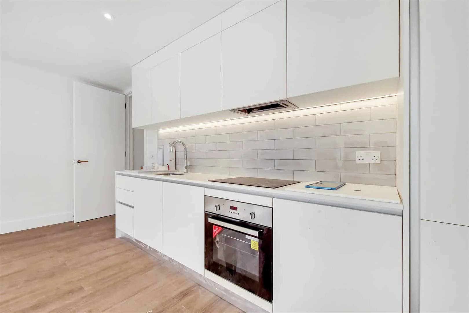 Flat Burleigh way in Greater London