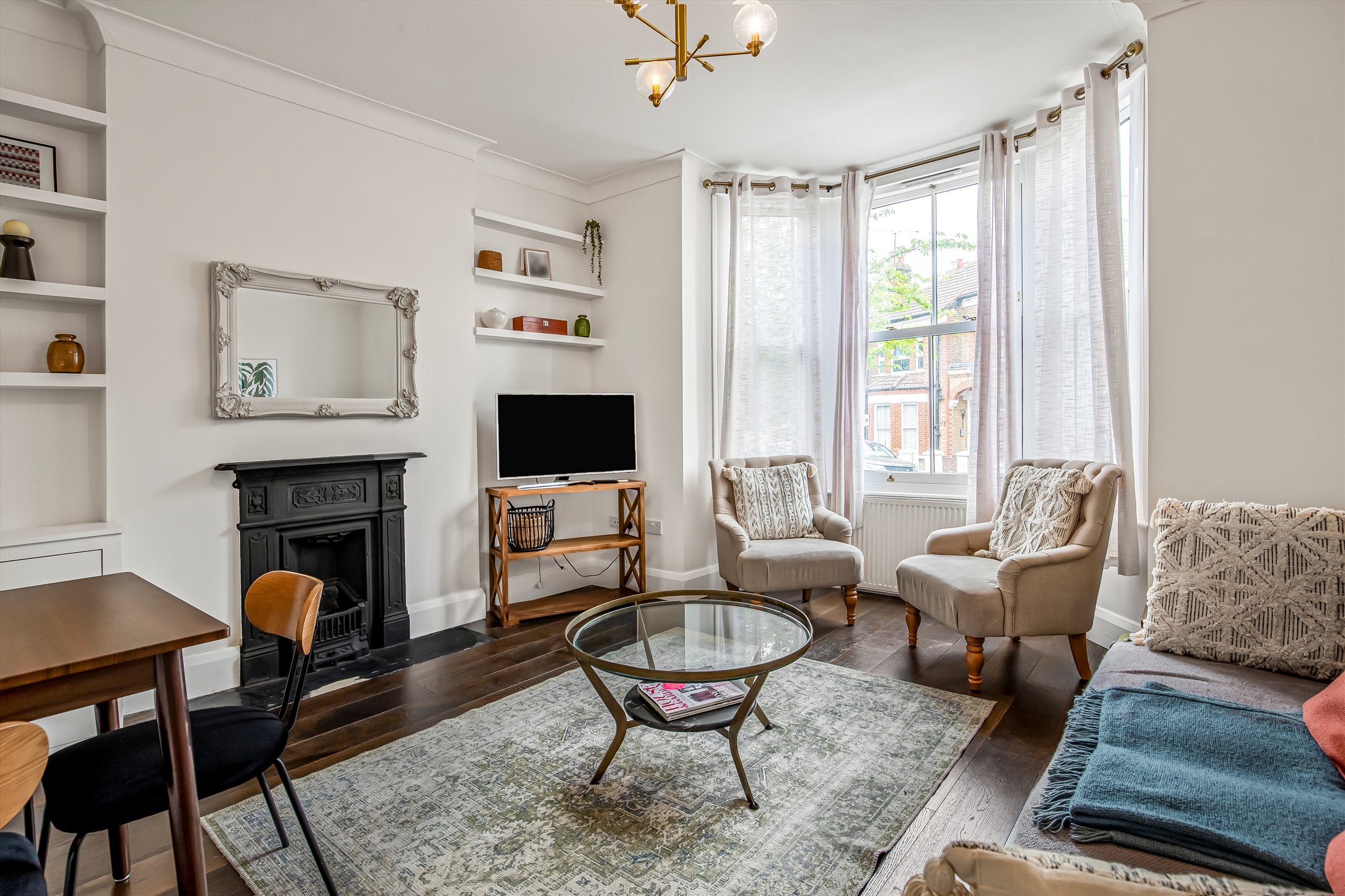 House Dinsdale Road in Greater London