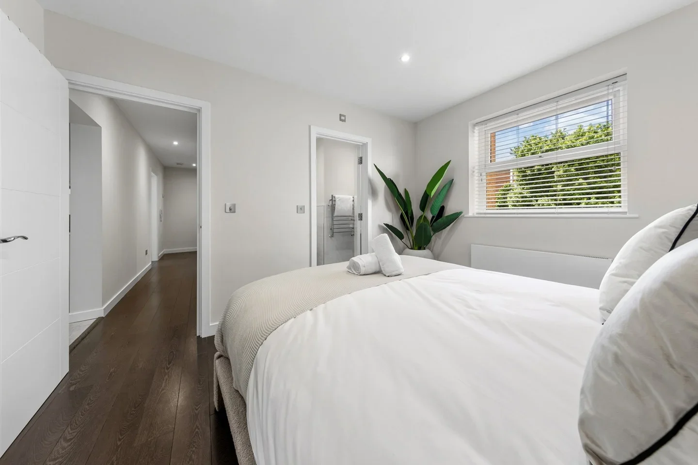 Flat Maltby Street in Greater London