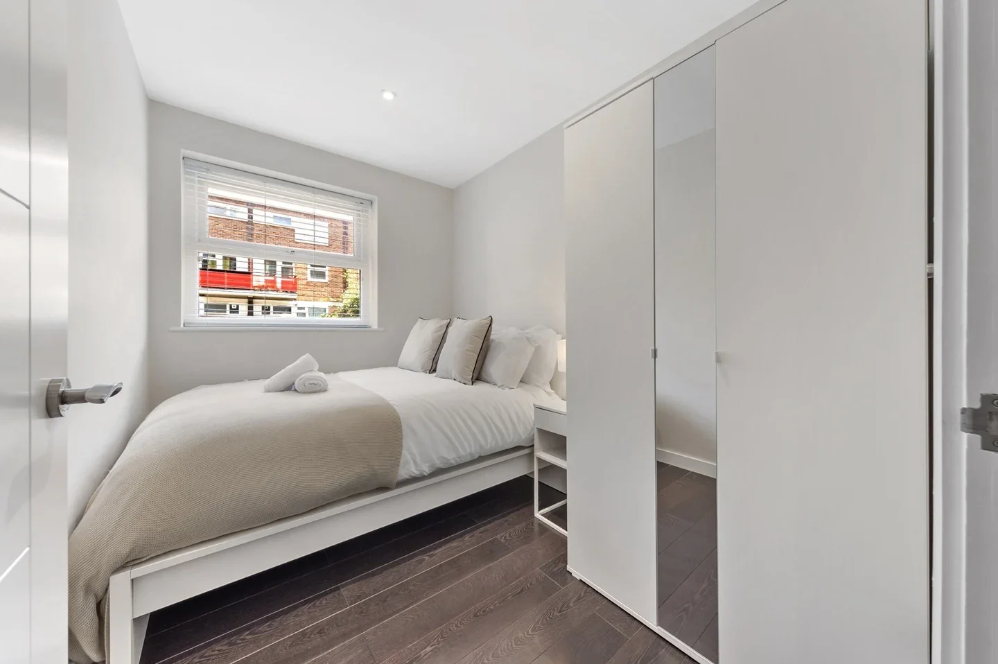 Flat Maltby Street in Greater London
