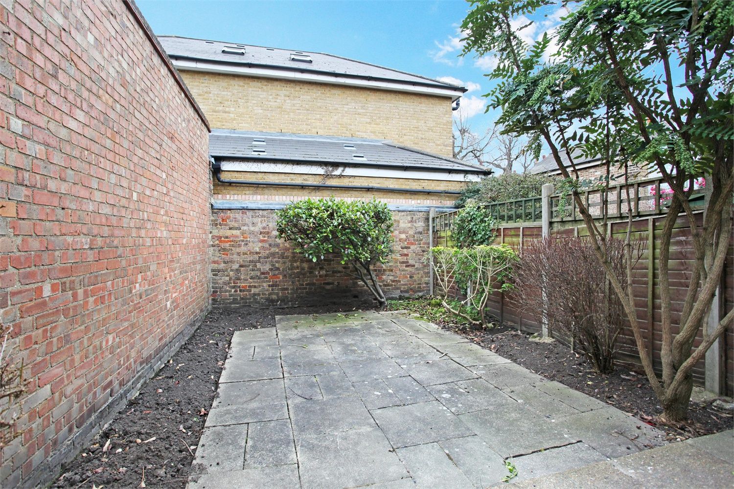House St Peter's Grove in Greater London