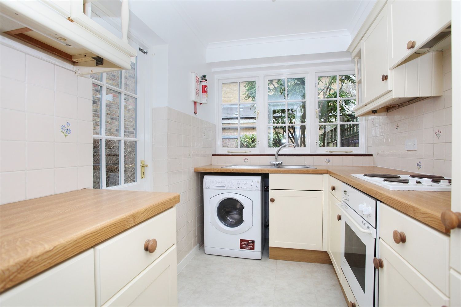 House St Peter's Grove in Greater London